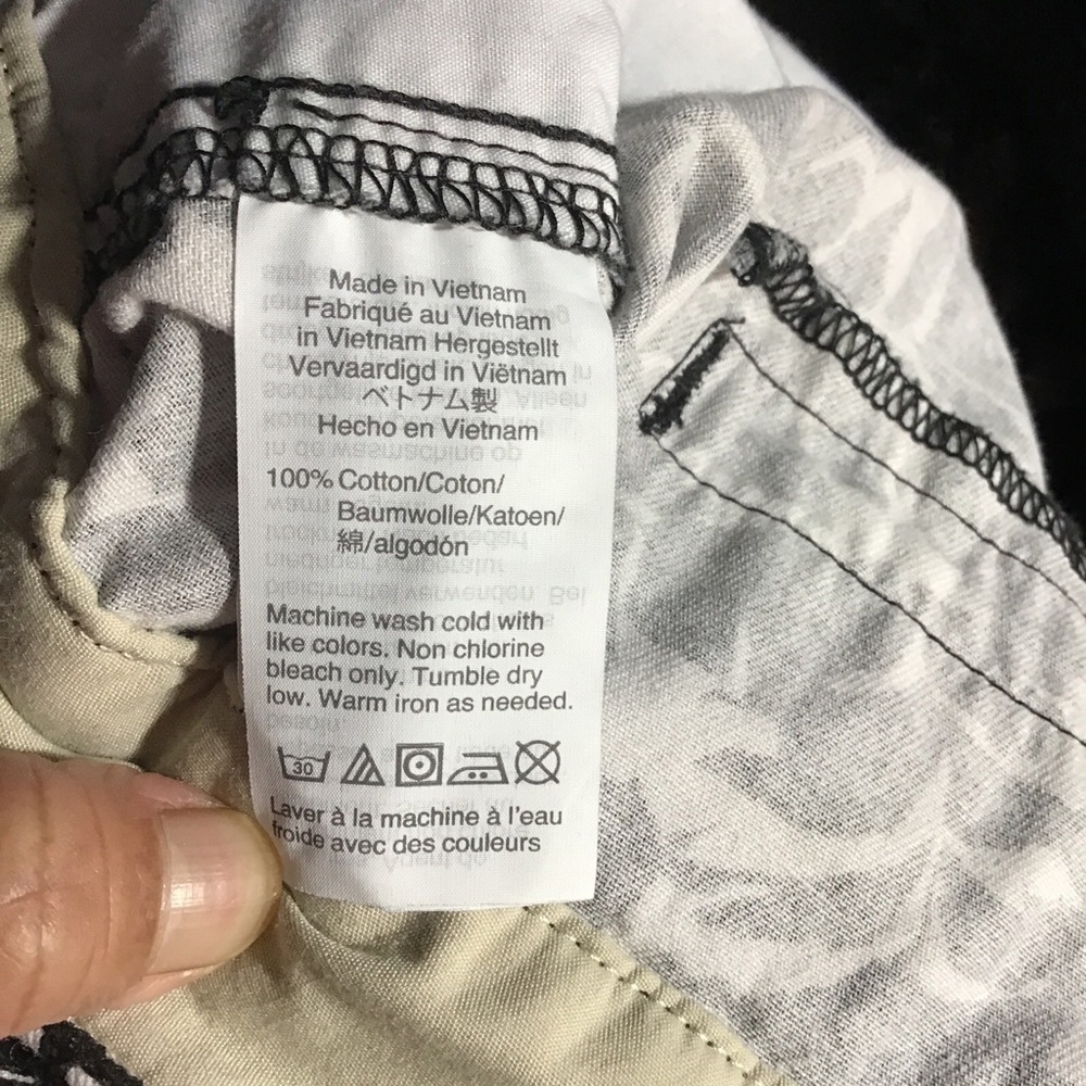 J. CREW WOMENS CHINO SHORTS SIZE 12 BLACK / WHITE 100% COTTON INSEAM 5. RISE 8 - Picture 9 of 10